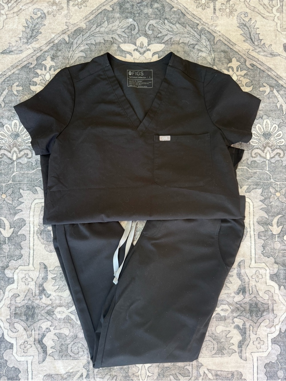 Figs SET Black Scrub Top & Joggers Size Small